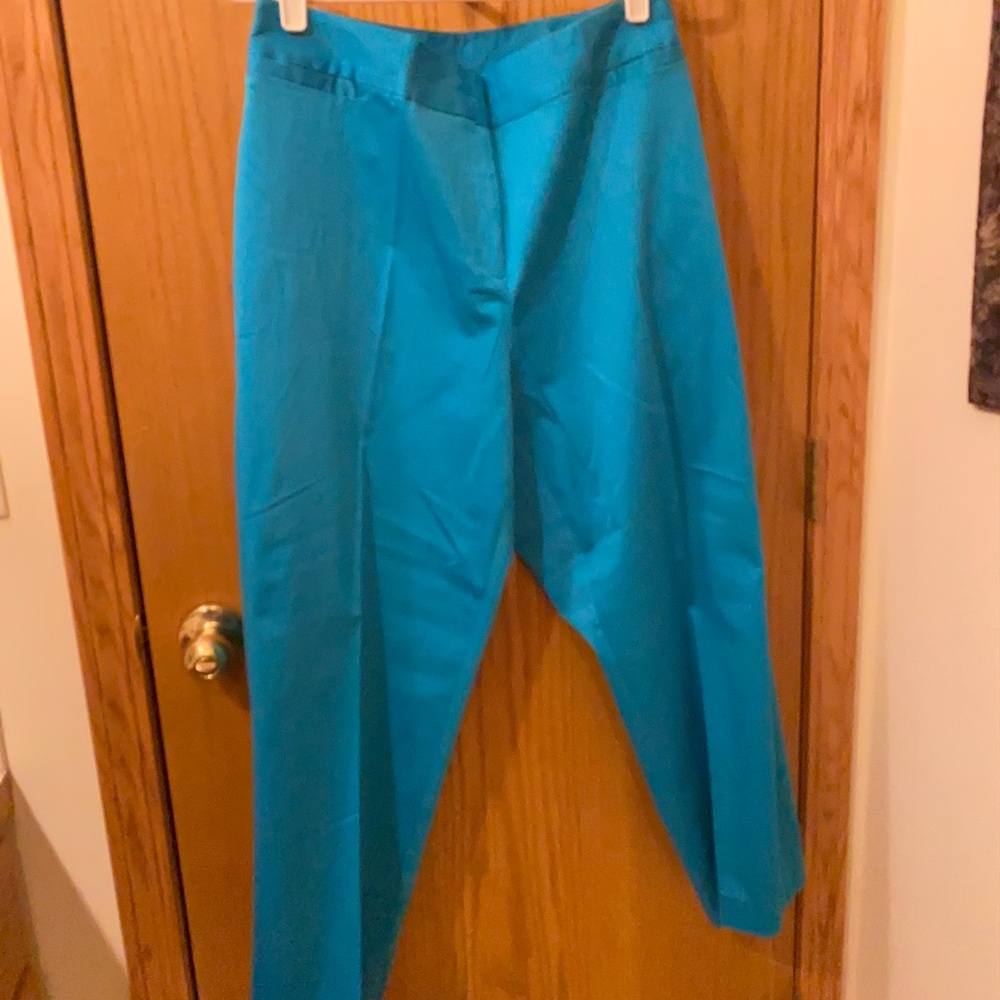 NWOT SZ 18 Ruby Rd. Turquoise Capris